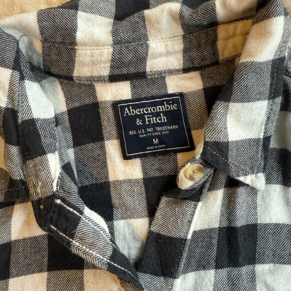 A&F black and white flannel button down - Picture 2 of 4